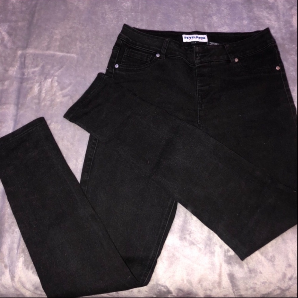 Peter Nygard slim/ skinny black jeans